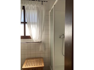 OG:Acryl-ausgekleidete Dusche- separates WC