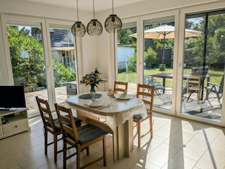 Wohnzimmer und Terrasse