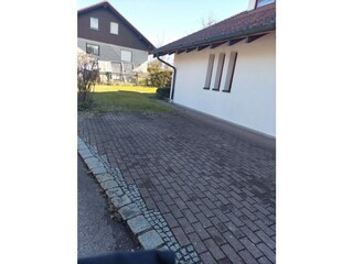 Stellplatz direkt vor der Wohnung