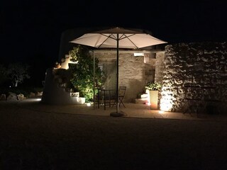 Trullo Sorella am Abend