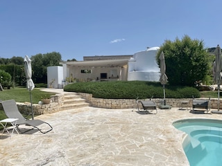 Sicht vom Pool zum Trullo Principessa