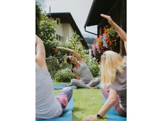 Yoga im Garten