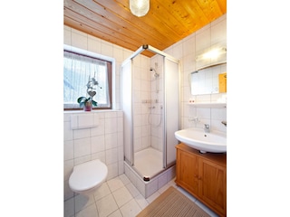 Badezimmer mit Dusche