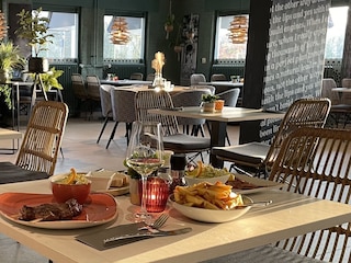 Der Park bietet ein Restaurant