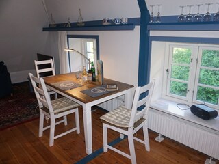 Wohnbereich mit TV und Radio