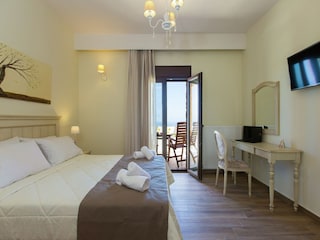 Villa Viran Episkopi Features 40