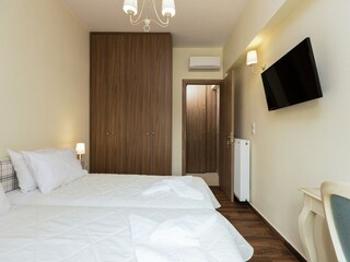 Villa Viran Episkopi Características 21