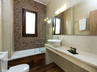 Villa Viran Episkopi Características 27