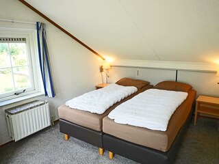 Schlafzimmer mit 2 einzelbetten