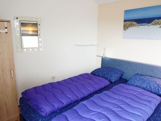 Schlafzimmer mit 2 einzelbetten