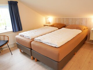 Schlafzimmer mit 2 einzelbetten