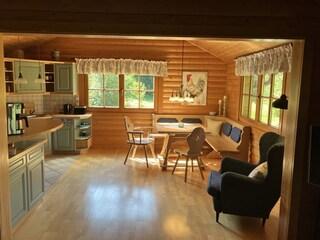 Gesamtansicht Essbereich / Küche