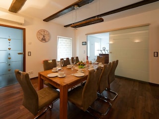 großzügiger Essbereich