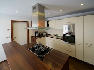 Küche mit Kochinsel