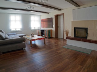 Wohnzimmer mit großer Wohnlandschaft