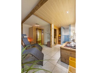 Wellnessbereich mit Sauna und Infrarotkabine