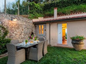 Villa in Toscana con piscina e vista colline