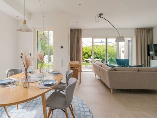 Das gemütlich, eingerichtete Wohnzimmer