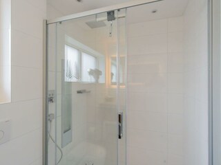 Sunshower: Regendusche mit integrierter Infrarotfunktio