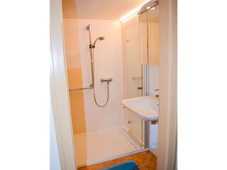 Dusche unten