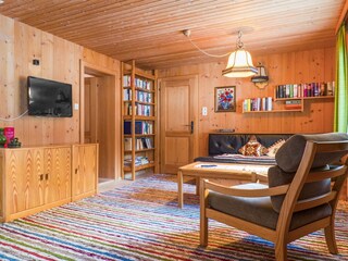 TV-Zimmer / Bibliothek