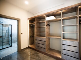 Begehbarer Kleiderschrank