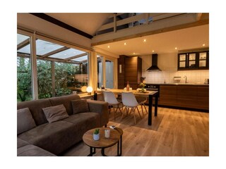 Living/diningtable/kitchen