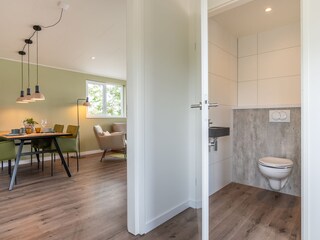 Hall mit zusätzlicher Toilette