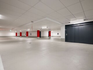 Tiefgarage mit Ladefunktion und Autoaufzug