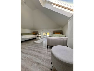 Das 2. Schlafzimmer ( Betten zusammen schiebbar)