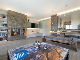 Wohnbereich/Kamin/Essenplatz