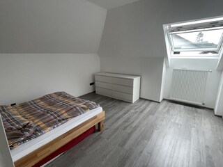 Schlafzimmer 2