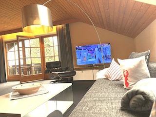 Große Sofalandschaft für gemütliche Stunden