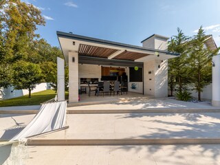 Villa Rasopasno Buitenaudio-opname 15