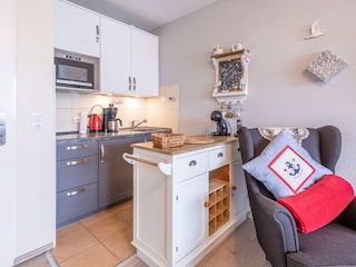 Küche mit integrierter Mikrowelle