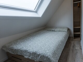 Kleiner Schlafzimmer 1e Stock (#3)