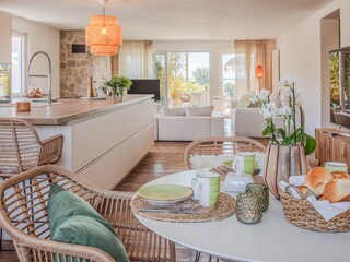 Küche mit Essbereich