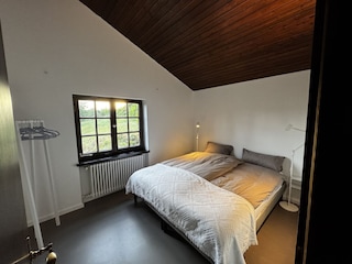 Schlafzimmer 4
