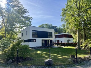Hausansicht Garten