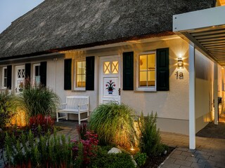 Haus Zaunkönig_Eingang mit Carport
