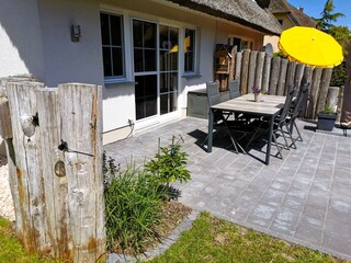 Terrasse mit Gartenmöbel