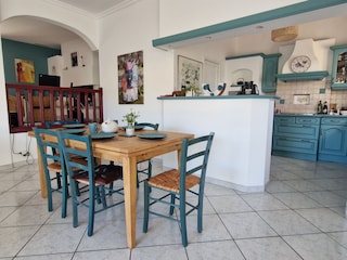 7_Esstisch, Platz für 6 Pers.