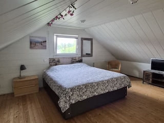 Große Schlafzimmer im Obergeschoss