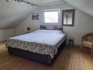 Große Schlafzimmer im Obergeschoss