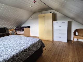 Große Schlafzimmer im Obergeschoss