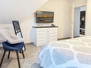 Schlafzimmer 1 mit TV
