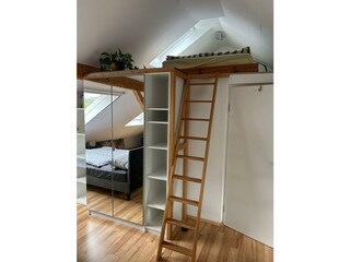 Aufgang zur Schlafnische