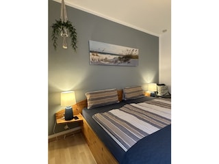 Schlafzimmer mit Doppelbett