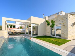 Villa Pitsidia Outdoor Recording 1