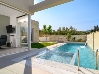 Villa Pitsidia Outdoor Recording 2